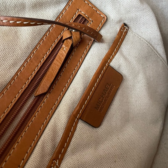 Michael Kors brown leather purse 👜 - Picture 2 of 6